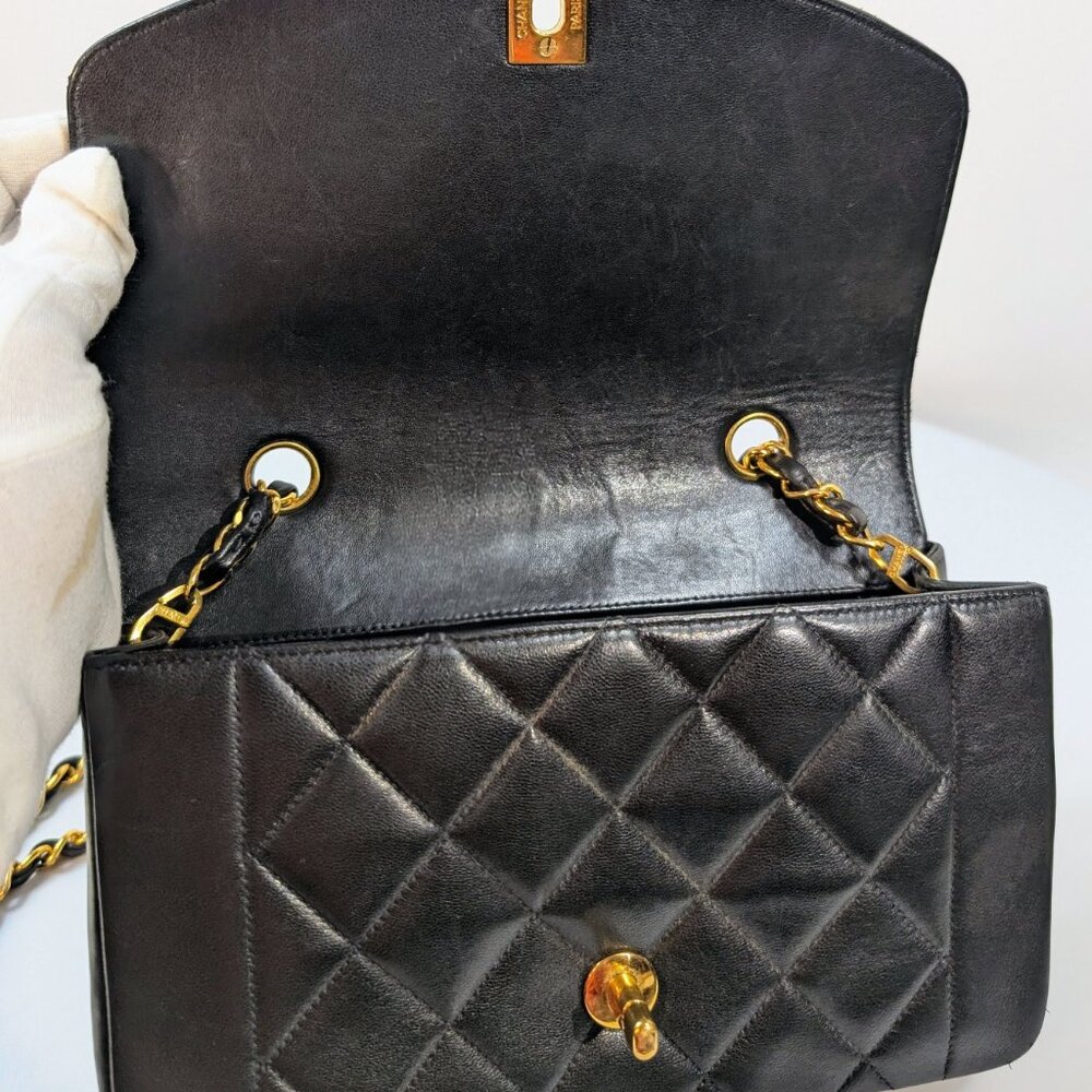 Chanel Vintage Black Medium Diana Quilted Lambskin Flap Bag - Picture 9 of 16